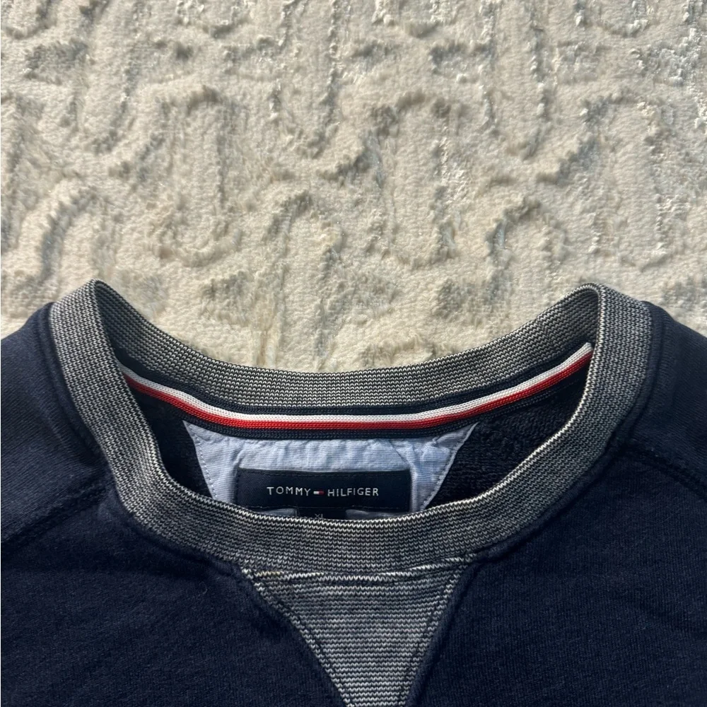 Tommy Hilfiger Navy and Gray Crewneck Sweater xl